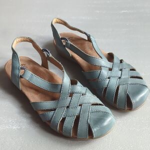 Earth Berri Woven Casual Round Toe Slip-on Sandals Blue size 9N Narrow